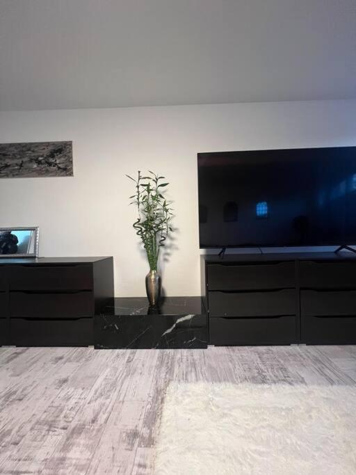 Modernes Apartment Mit 75Qm Mit Balkon & Aussicht Aken Buitenkant foto
