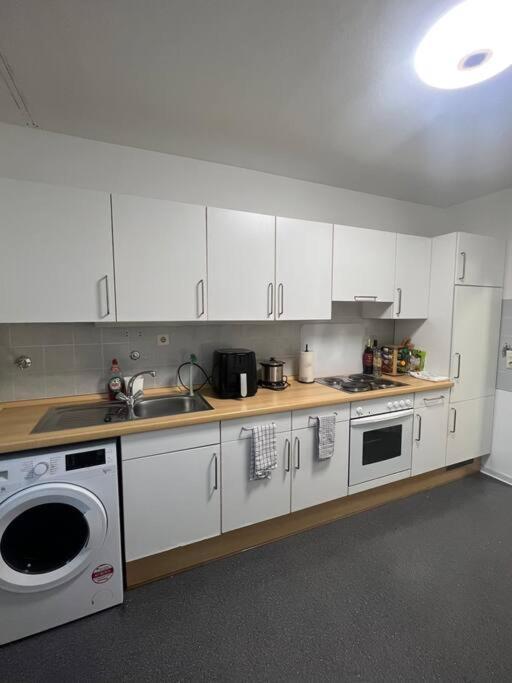 Modernes Apartment Mit 75Qm Mit Balkon & Aussicht Aken Buitenkant foto